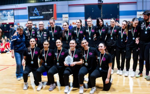 Diavoli Rosa: storica medaglia d’argento per il settore femminile