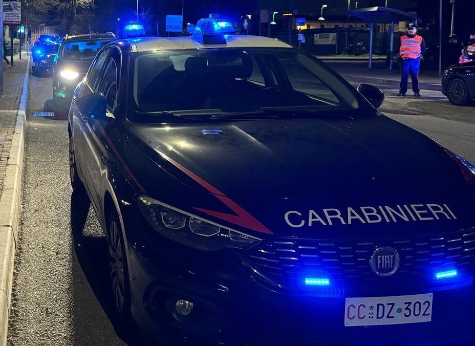 Marito violento arrestato dopo anni di maltrattamenti: l’intervento dei Carabinieri