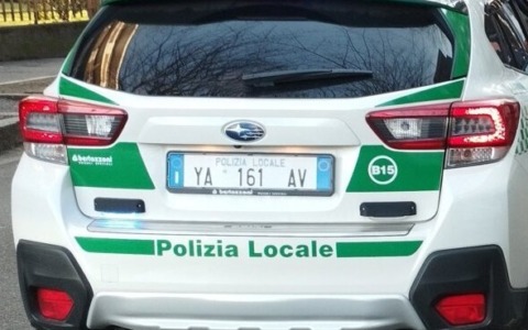 Tre uomini denunciati per ubriachezza e minacce ai vigili a Brugherio