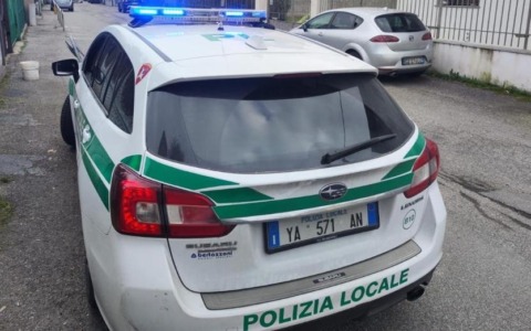 Autotrasportatore senza tachigrafo: 18 punti di patente e 1.700 euro di multa