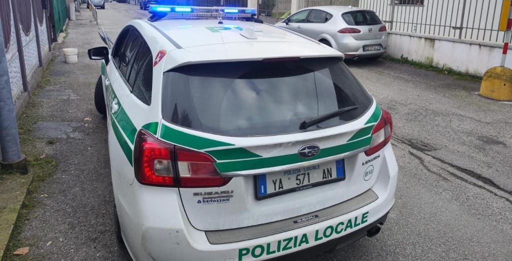 Autotrasportatore senza tachigrafo: 18 punti di patente e 1.700 euro di multa