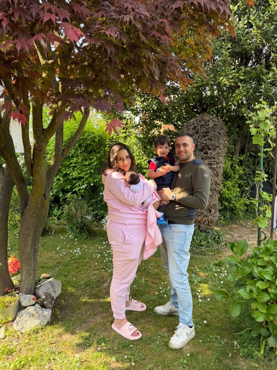 Beatrice nasce a casa: un parto inaspettato e l’aiuto della bisnonna