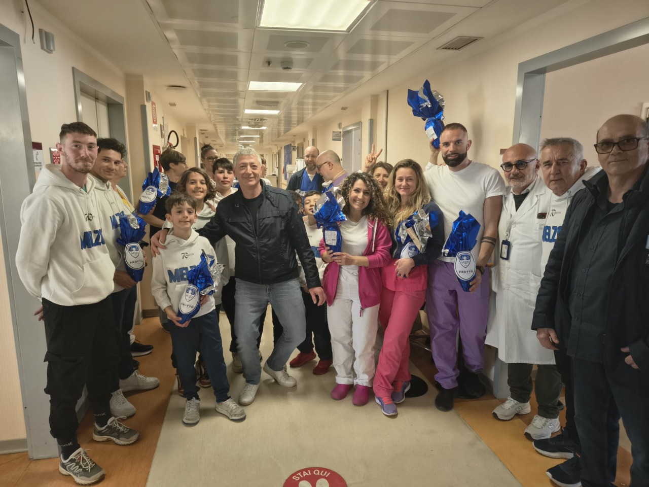 Calciatori dell’Us Melzo 1908 portano dolcezza ai pazienti dell’ospedale