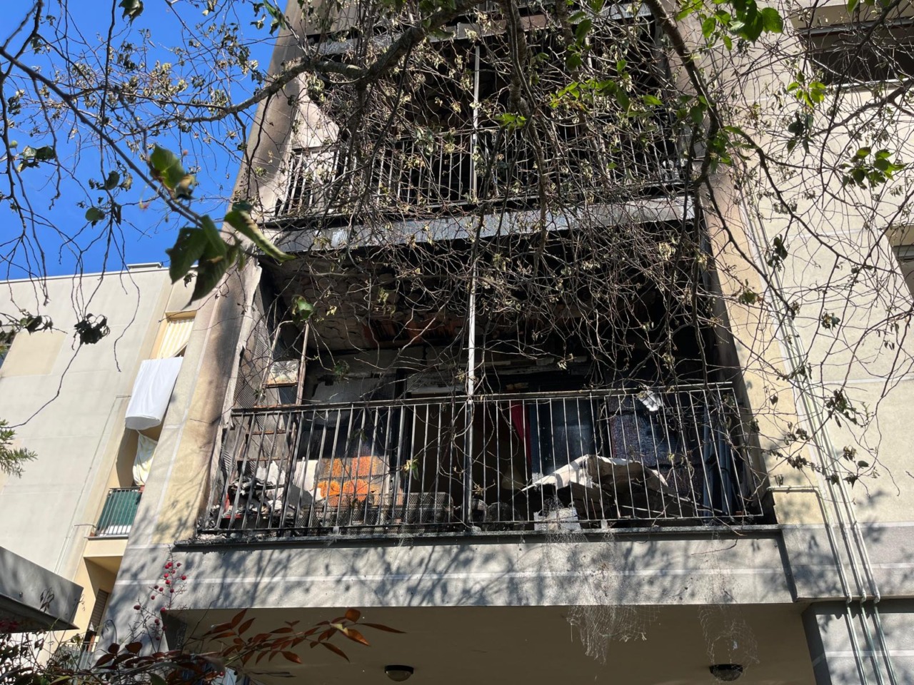 Fiamme nelle case comunali di Cologno Monzese: tre appartamenti inagibili