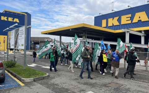 Ikea e sindacati: intesa per il rinnovo del contratto di 7.500 dipendenti