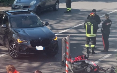 Incidente tra auto e moto a Cassina de’ Pecchi, 17enne in ospedale