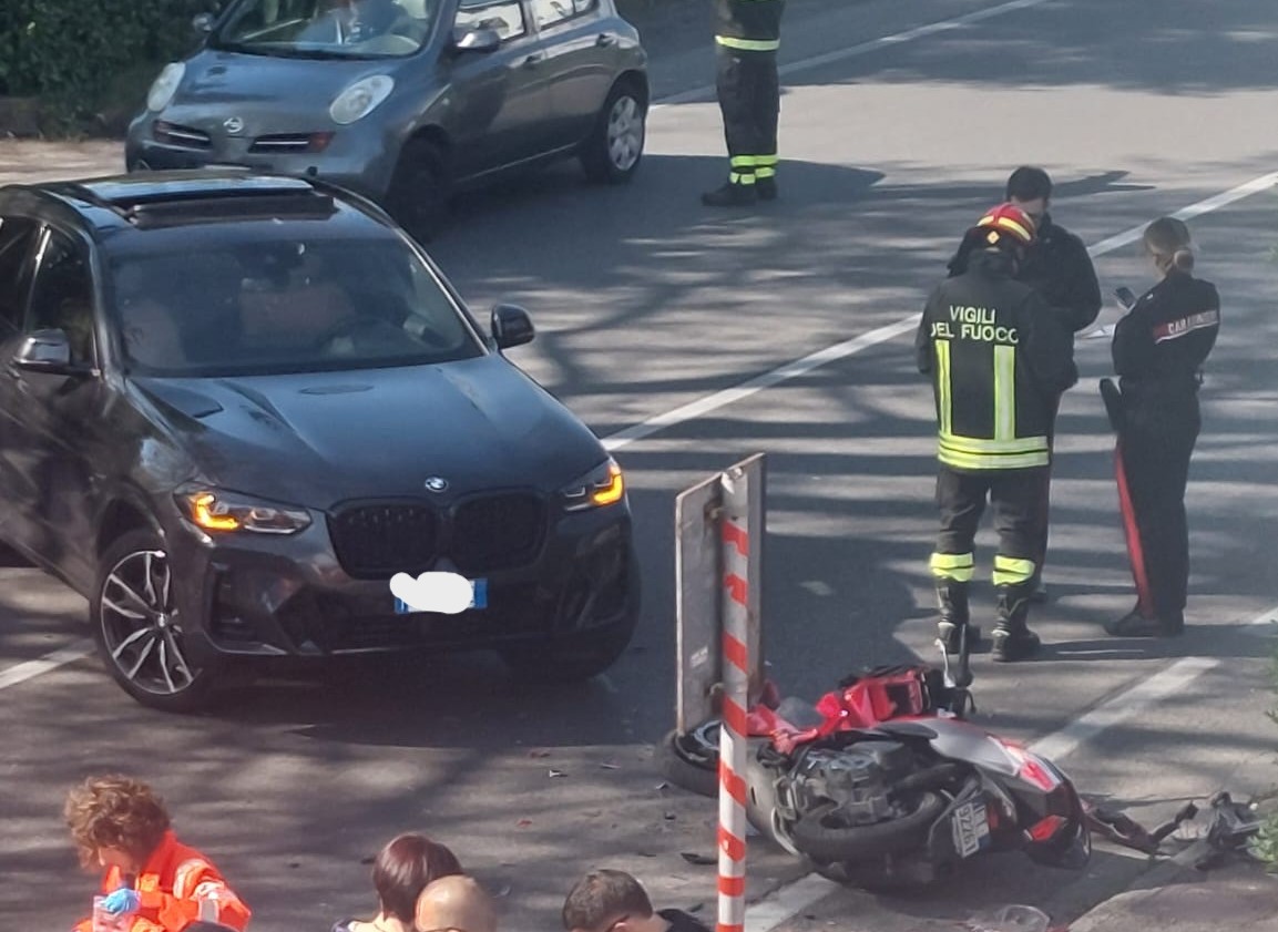 Incidente tra auto e moto a Cassina de’ Pecchi, 17enne in ospedale