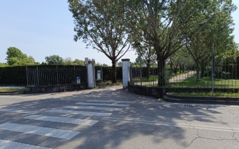 Investita una ragazza di 17 anni mentre attraversa in bicicletta a Cernusco sul Naviglio