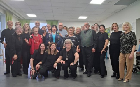 La Rsa di Mulazzano accoglie i ballerini dell’Associazione Pensionati di Liscate: danza e allegria in pista