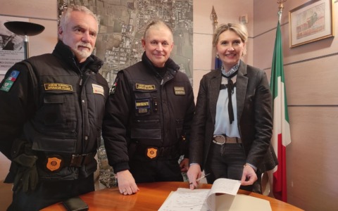 Pioltello rinnova la convenzione “anti sporcaccioni” per la tutela delle aree verdi