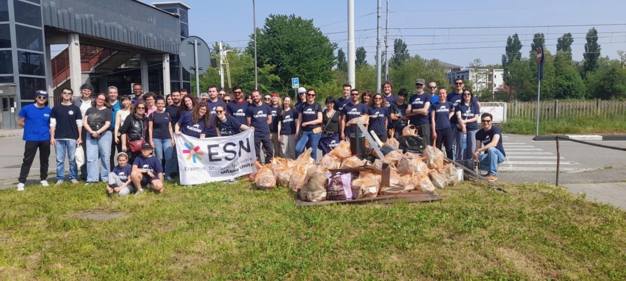 Pulizia a Villa Fiorita: cento volontari e studenti Erasmus in azione