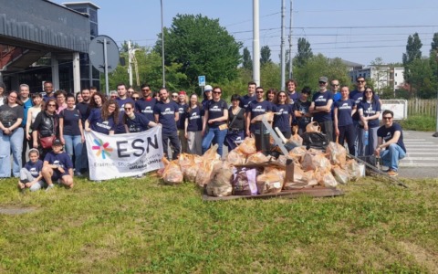 Pulizia a Villa Fiorita: cento volontari e studenti Erasmus in azione