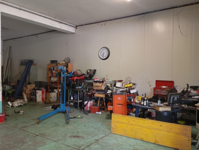 Rinvenuta un’altra officina abusiva: tre denunciati per ricettazione