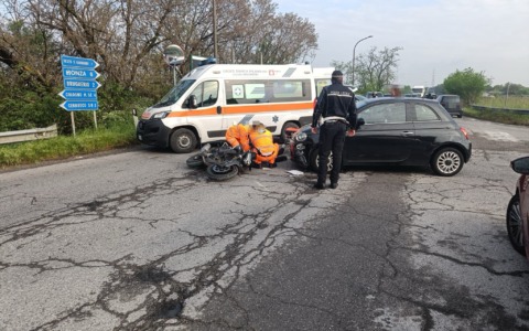 Scontro tra auto e moto a Brugherio: un 29enne ferito