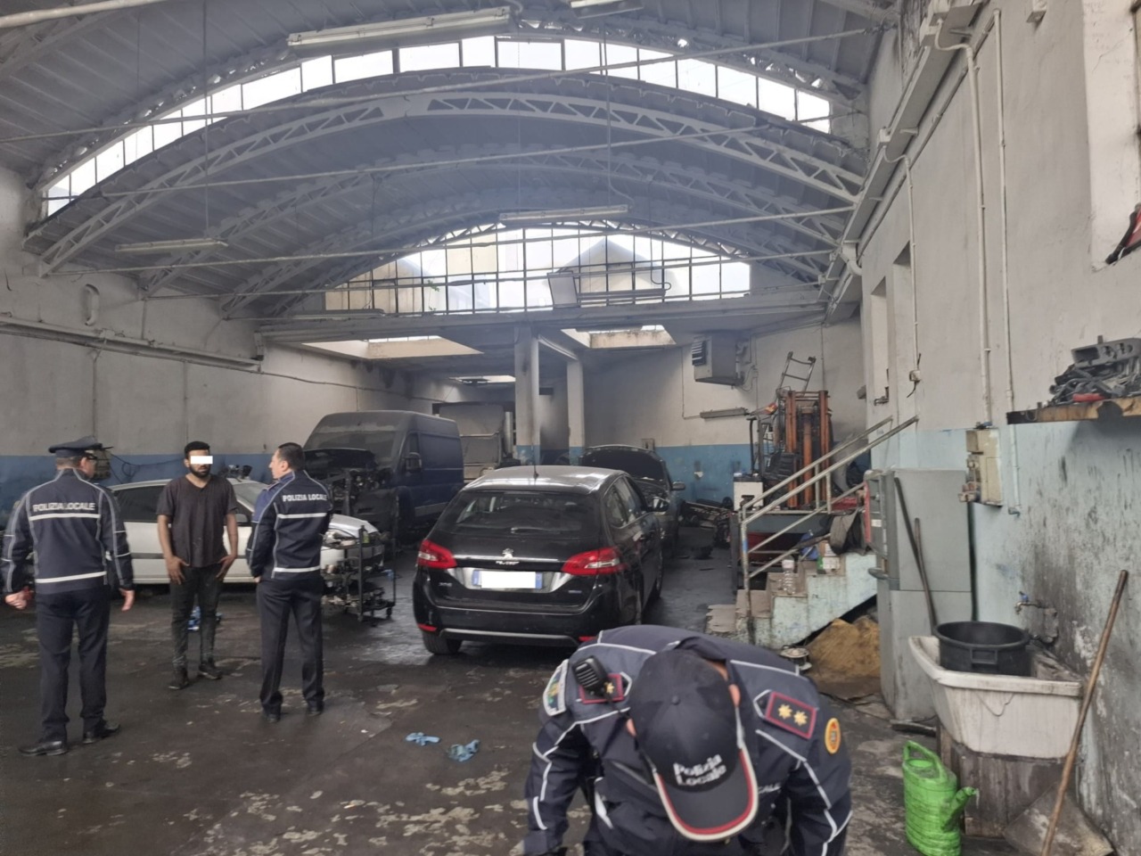 Scoperta officina abusiva a Cologno Monzese: tre denunciati e sanzioni per 16mila euro
