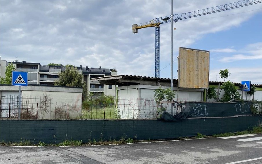 Terminata all’asta la vendita del terreno del Piano integrato e della scuola “fantasma”