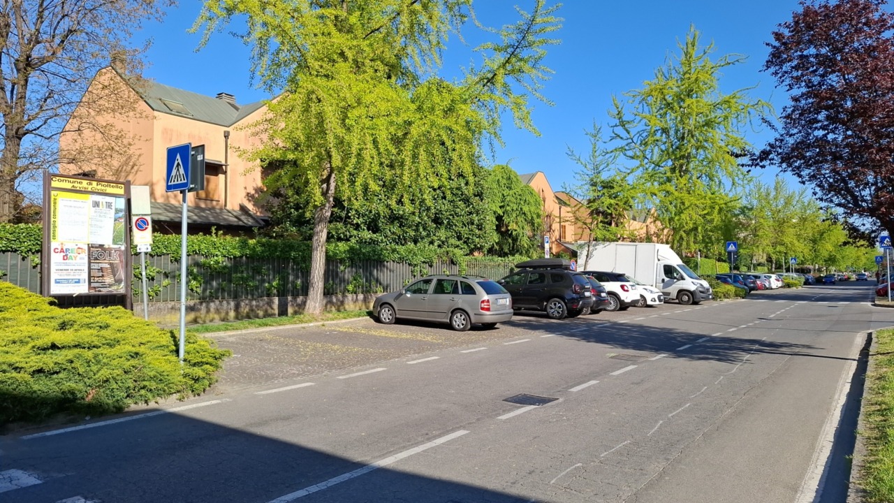 Via Aldo Moro: raddoppiano le ore di sosta, da una a due