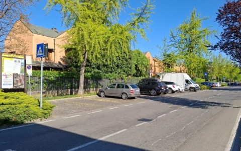 Via Aldo Moro: raddoppiano le ore di sosta, da una a due