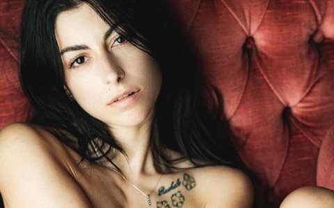 Beatrice Talenti: imprenditrice, madre e modella di nudo artistico