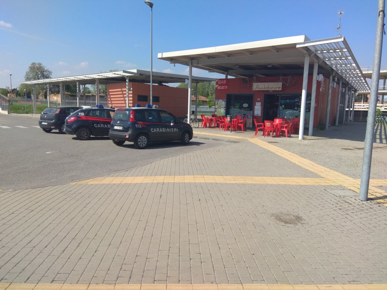 Carabinieri arrestano pusher 21enne a Melzo