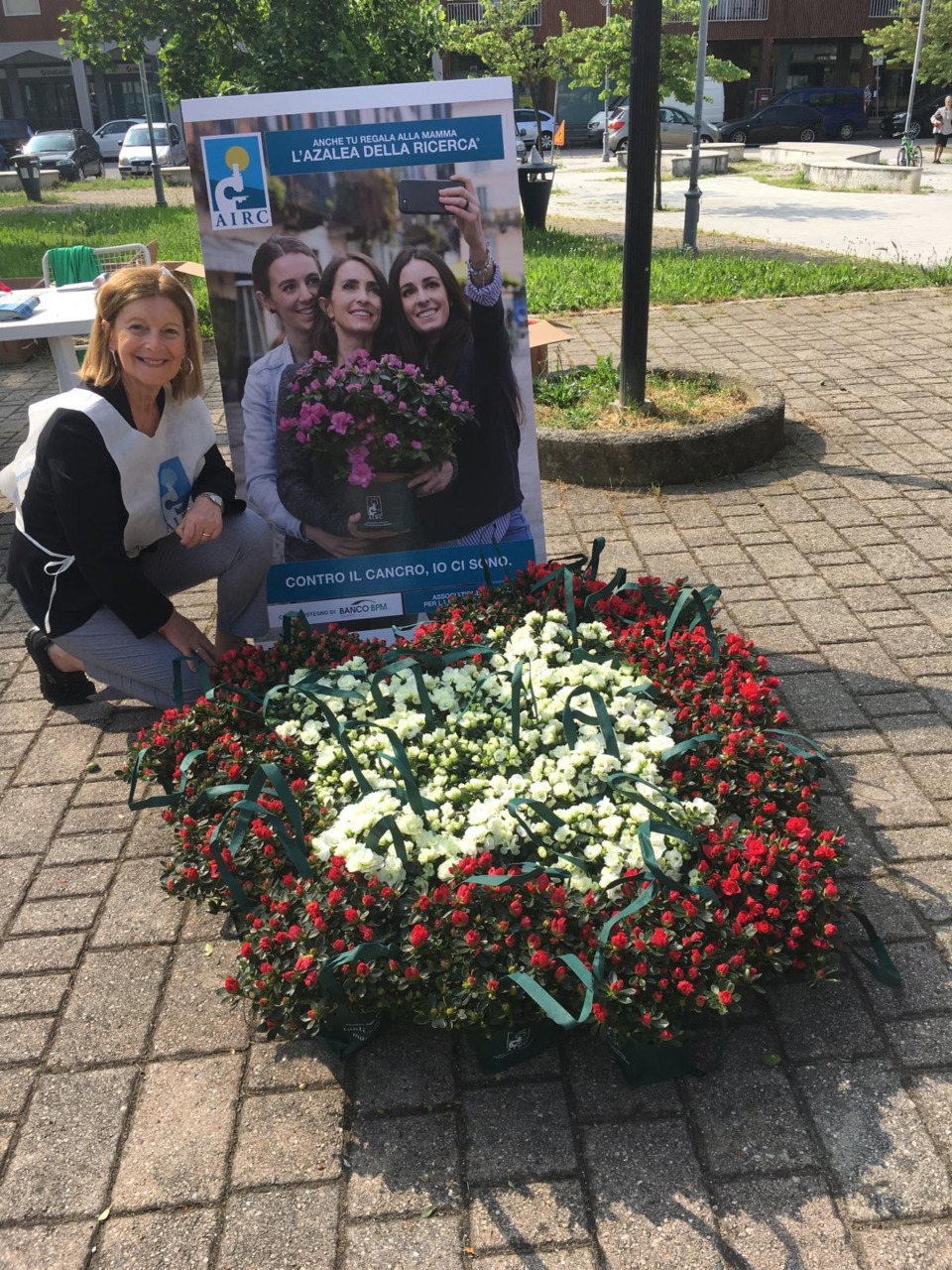 Cassina de’ Pecchi: 6000 euro per l’AIRC grazie all’Azalea della Ricerca