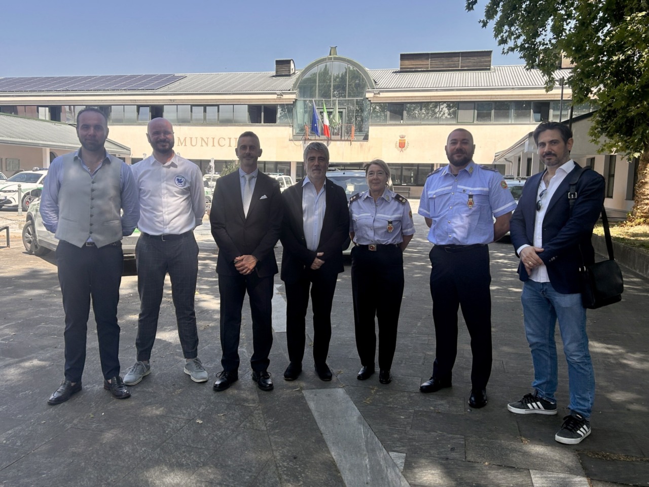 Collaborazione tra agenti e intelligenza artificiale per la sicurezza