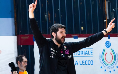 I Diavoli Rosa dicono addio all’allenatore della squadra femminile
