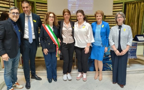 Il racconto sul bullismo di Lisa, 13 anni, conquista il Parlamento