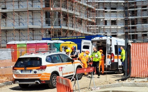 Incidente in cantiere ex Galbani, operaio di 30 anni soccorso