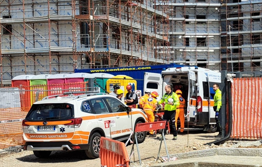 Incidente in cantiere ex Galbani, operaio di 30 anni soccorso