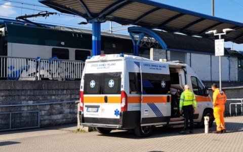 Ragazza di 20 anni soccorsa in stazione a Melzo per abuso di alcol e sostanze