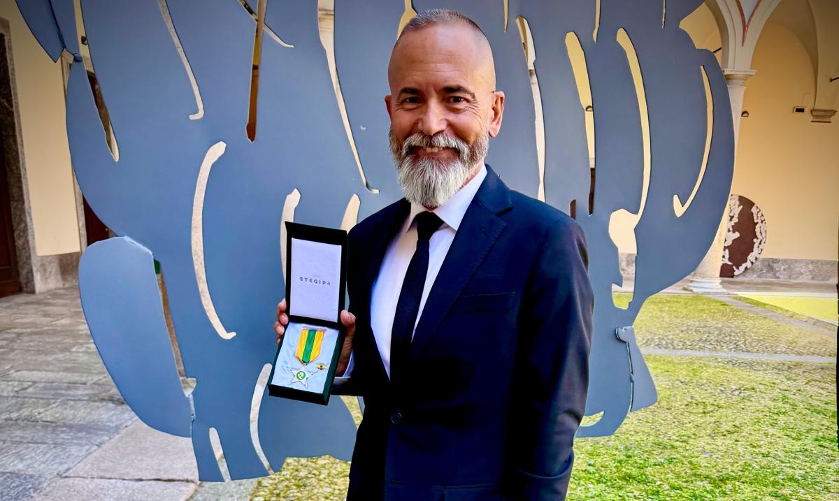 Rocco Cannarsa riceve una Stella al Merito per il suo impegno alle Poste