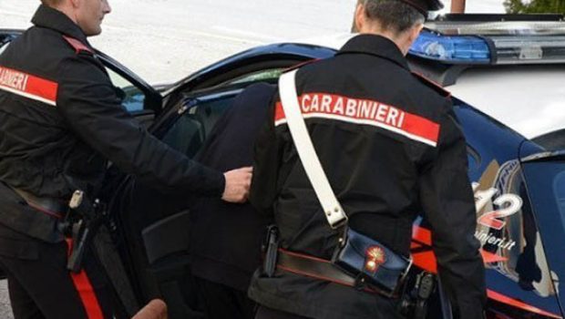 Arrestato un 24enne per furto in un centro commerciale in provincia di Verona