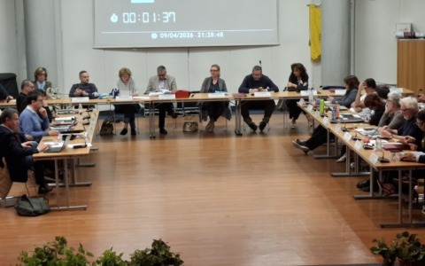 Assenza dei consiglieri del Partito Democratico: la minoranza sostiene il numero legale