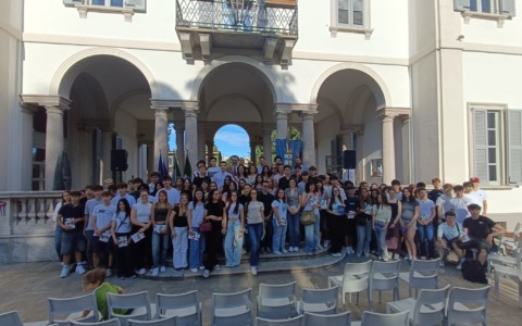 Cerimonia di consegna della Costituzione ai nuovi maggiorenni di Cernusco sul Naviglio