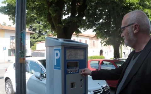 Cologno Monzese avvia la “Rivoluzione strisce blu”: dettagli e tempistiche