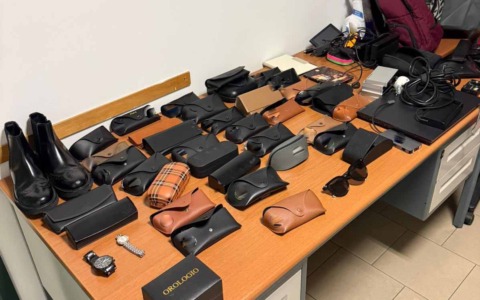 Due fratelli arrestati per furti nelle auto in sosta