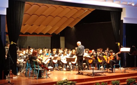 Gli studenti del Montalcini presentano il musical “Mate Act” all’auditorium Maggioni