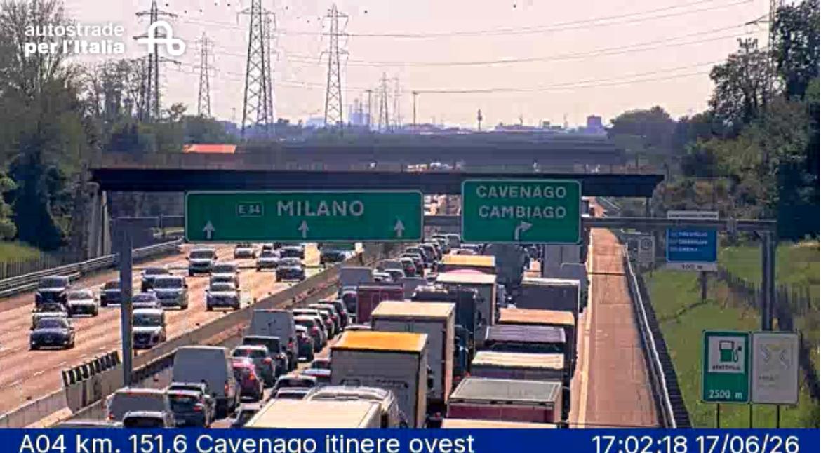 Incidente sull’autostrada A4: traffico intenso tra Cavenago e Cambiago