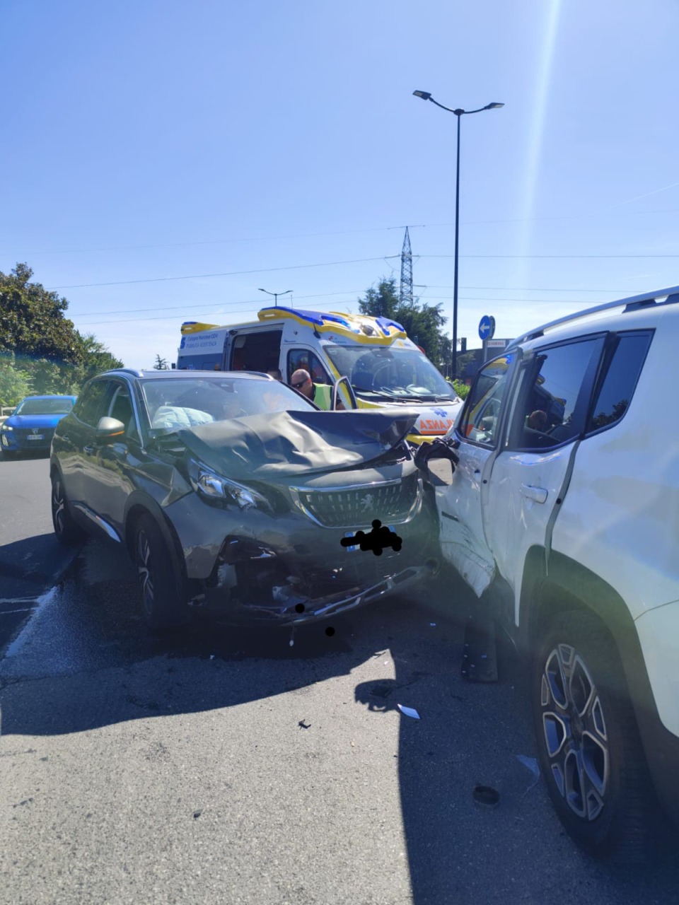 Incidente sulla Cassanese: mancata precedenza provoca collisione