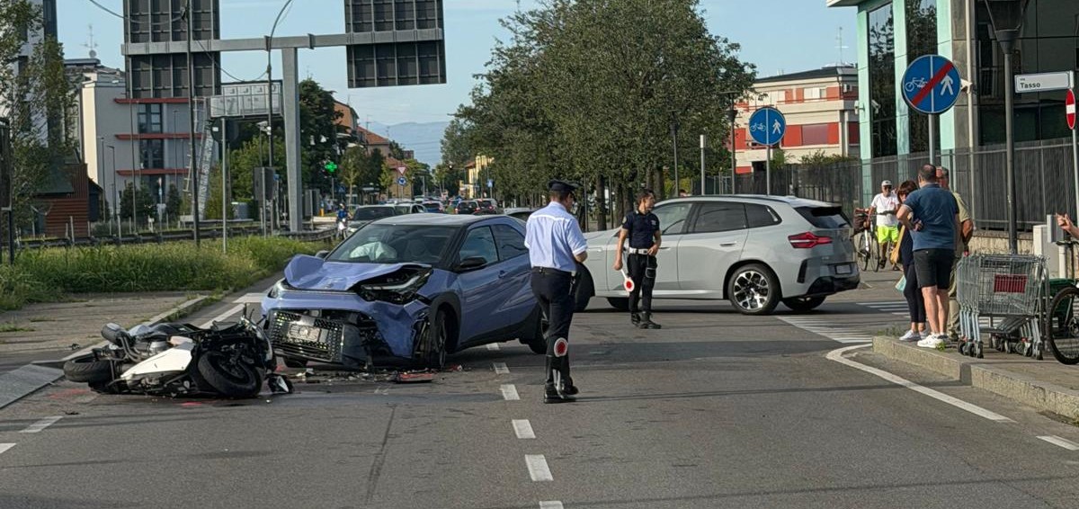 Incidente tra auto e moto a Cologno Monzese: un 35enne in gravi condizioni