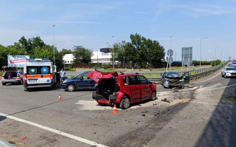 Incidente tra tre veicoli sotto la Cassanese: chiuso lo svincolo di Cassina de’ Pecchi