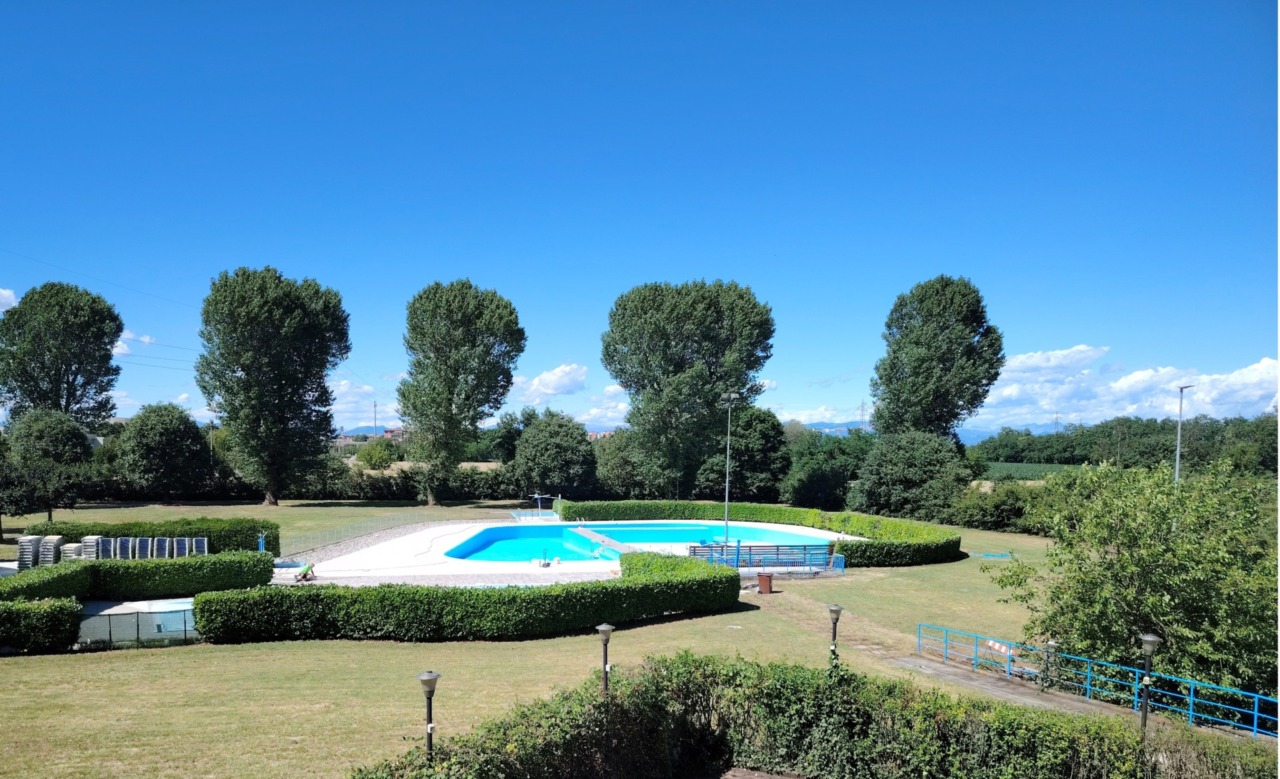 La piscina esterna di Pioltello riapre con nuove regole e servizi per il relax