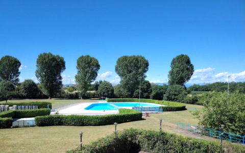 La piscina esterna di Pioltello riapre con nuove regole e servizi per il relax