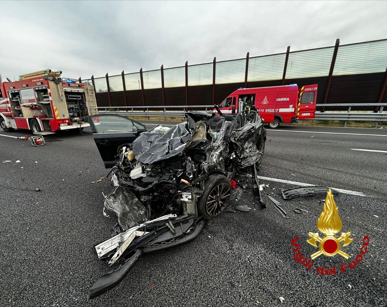 Scontro mortale in A4: grave un automobilista estratto dalle lamiere