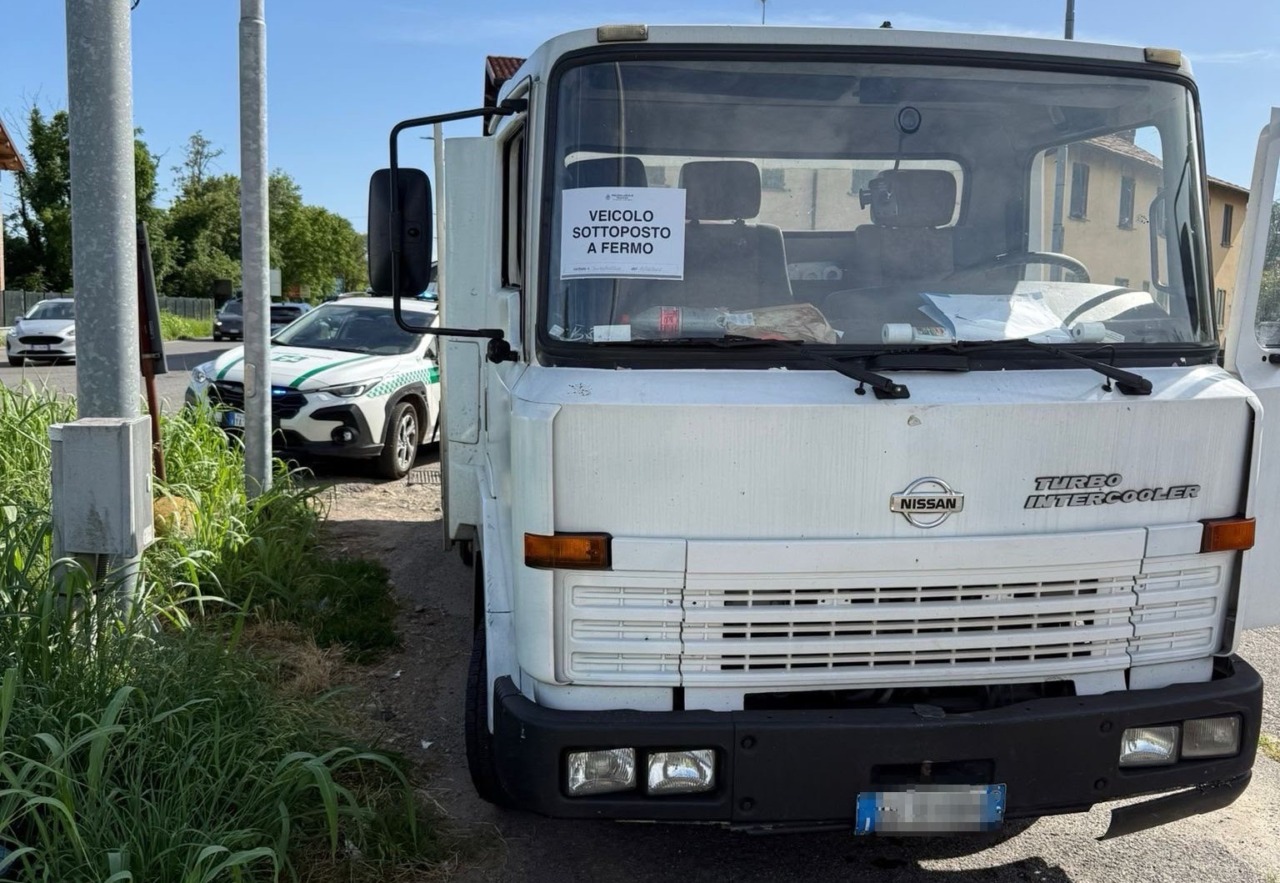 Un neopatentato di 18 anni alla guida di un camion sottoposto a fermo fiscale