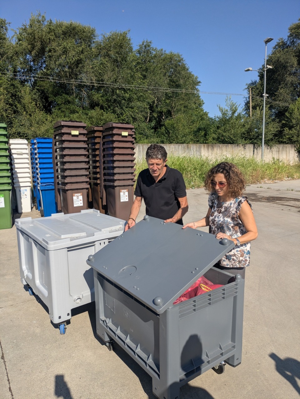 CEM Ambiente introduce i cassonetti compatti per l’Ecuosacco a Cernusco sul Naviglio