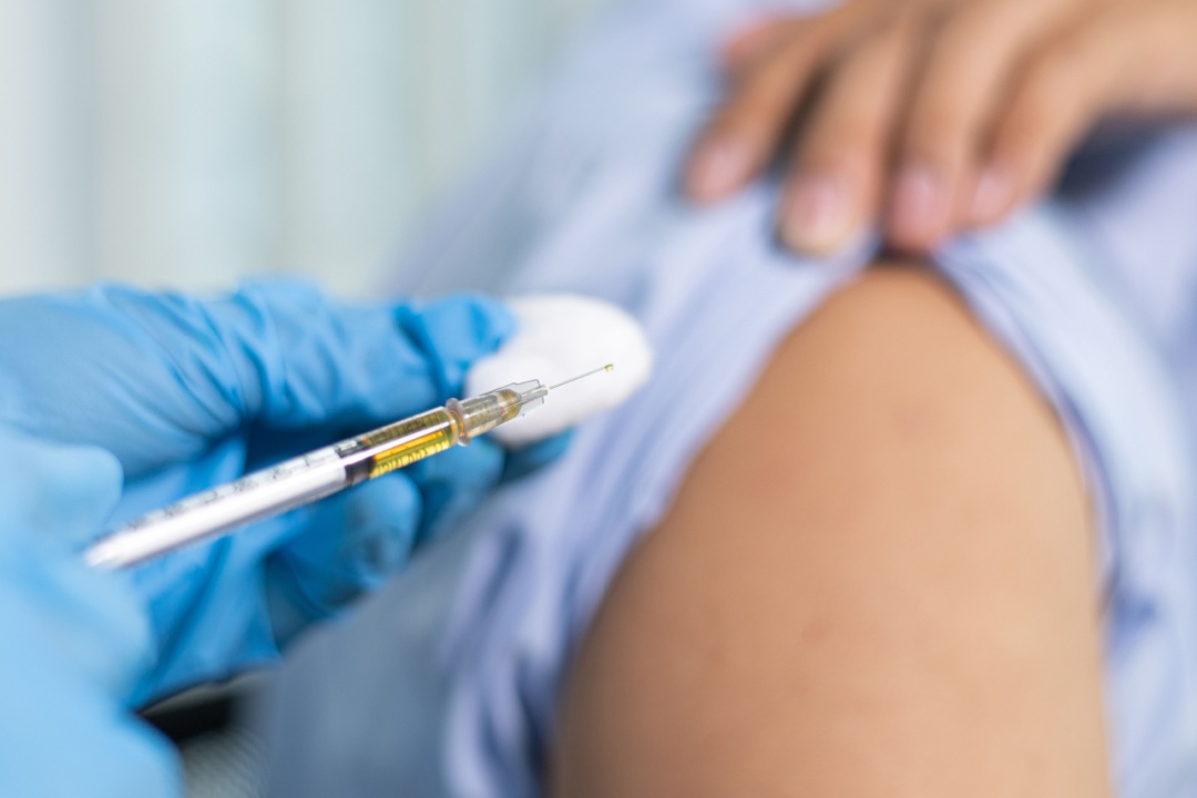 Centro vaccinale di Pioltello riduce l’orario: non è un depotenziamento