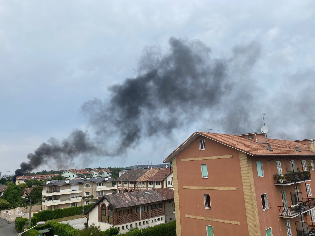 Cernusco sul Naviglio: incendio in cantiere, operai evitano il peggio