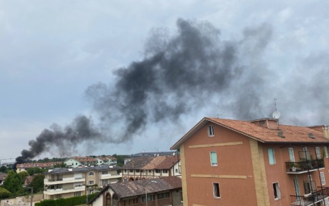 Cernusco sul Naviglio: incendio in cantiere, operai evitano il peggio